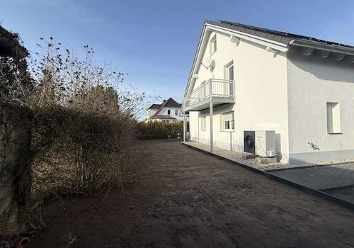 der zur Wohnung gehörende Garten 