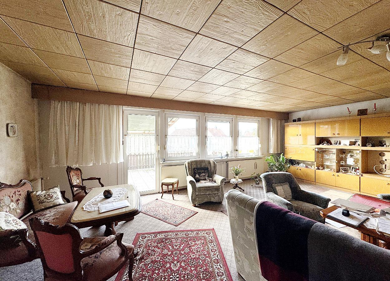 Das Wohnzimmer mit Terrassenzugang