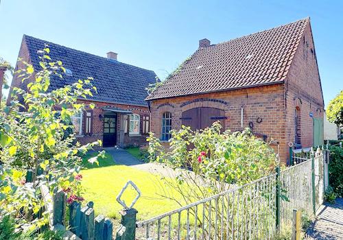 ...Schmiedeatelier mit Garage 