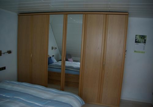 Schlafzimmer 1