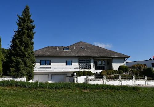 Hausansicht - Doppelgarage