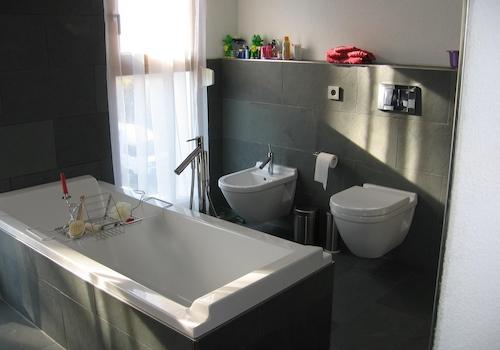 Freistehende Badewanne OG