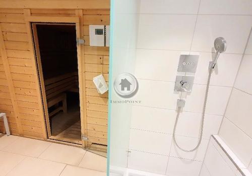 Sauna und Saunadusche