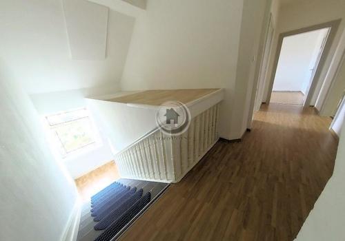 DG - Diele mit Treppenaufgang