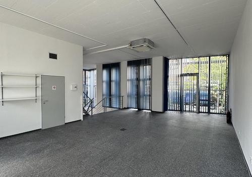 Büroraum Eingang Straße