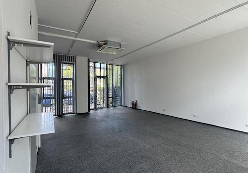 Büroraum Eingang Straße