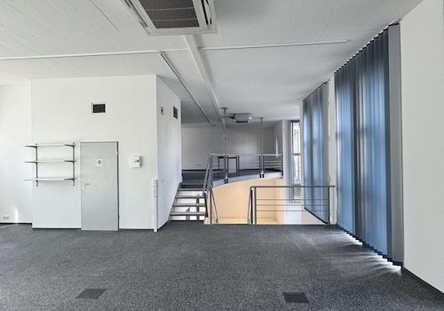 Büroraum Eingang Straße