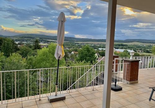 Terrasse mit Zugang zum Garten