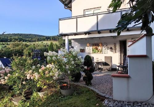 Idylle Pur überdachte Terrasse