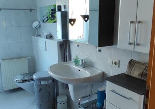 Neuwertige Badmöbel