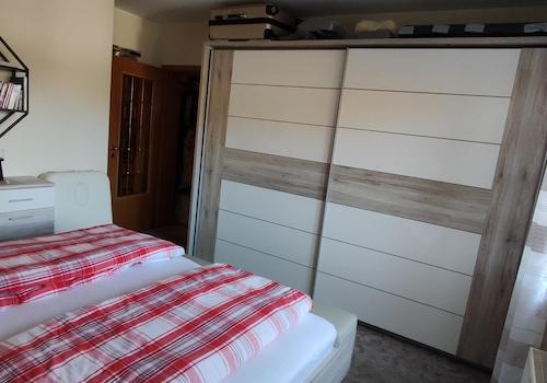 3 Meter Schwebetürenschrank