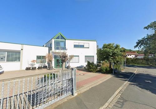 Bürokopf & Haupthalle