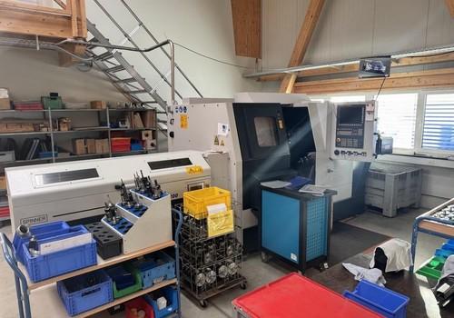 CNC drehen 2 Stangenzuführer