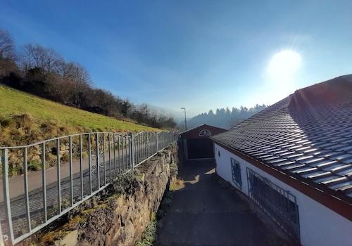 Wegeeinfahrt mit Garage