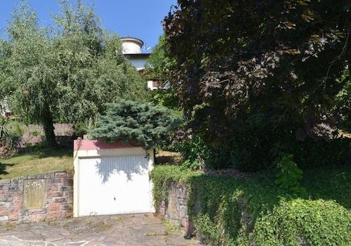 Garage straßenseitig