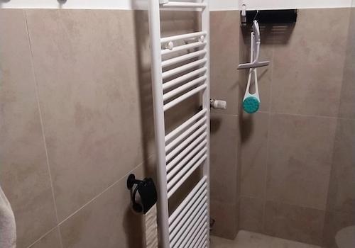 Bad - Heizung u Handtuchwärmer