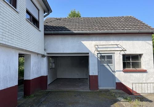 Garage mit Geräteschuppen