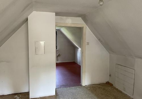 Durchgang zum zweiten Zimmer im DG