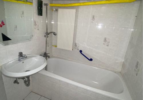 kleines Wannenbad (KG)