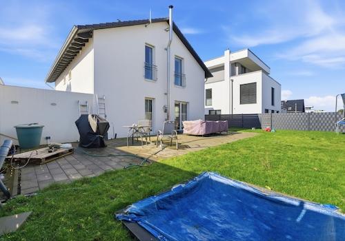 Rückansicht- Haus und Garten