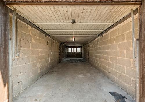 Große Garage, 2 Stellplätze