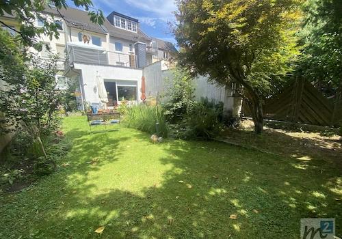 Hausrückseite + Garten