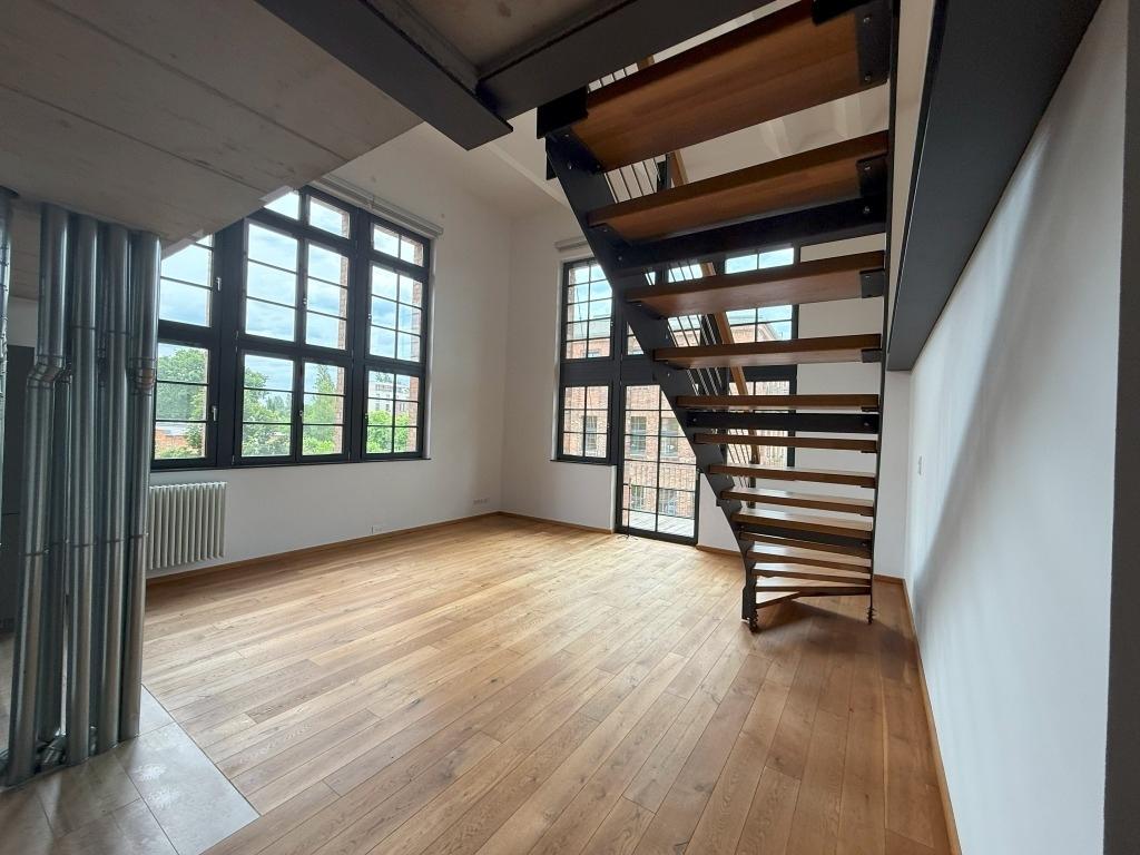 Entreé mit Blick ins Wohnzimmer
