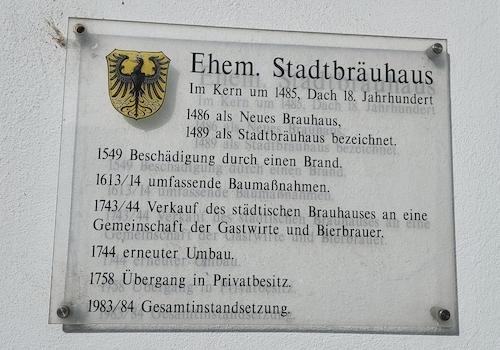 Plakette außen am Haus