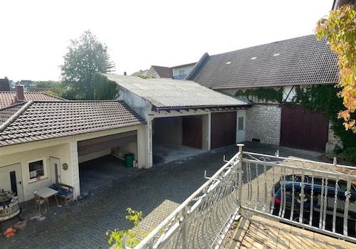 OG Balkonbick in den Hof