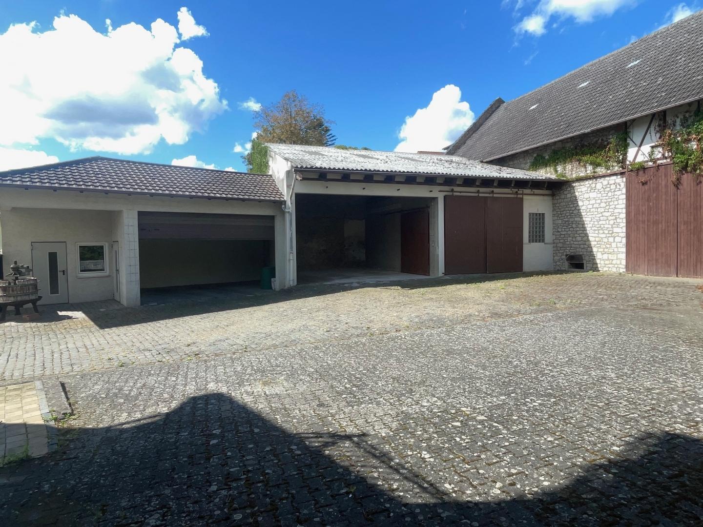 Hof zu Garagen
