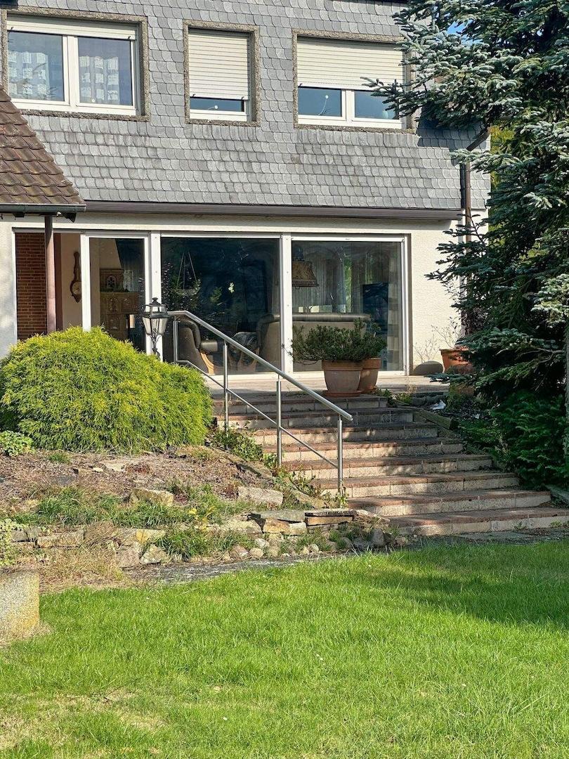 Zugang zur Terrasse über Treppe