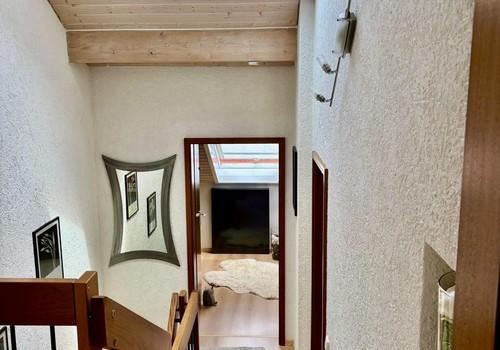 Blick DG Zimmer zum Schlafz.