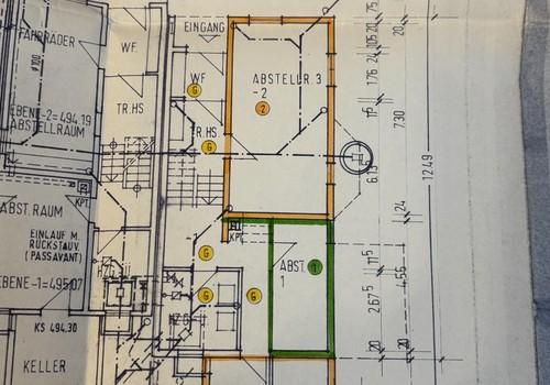 Eingang Haus mit Kellerbereich