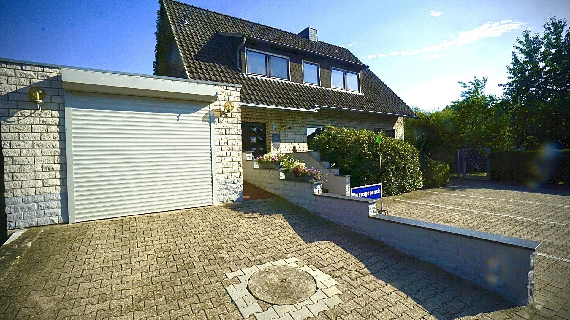 Hausansicht Zufahrt