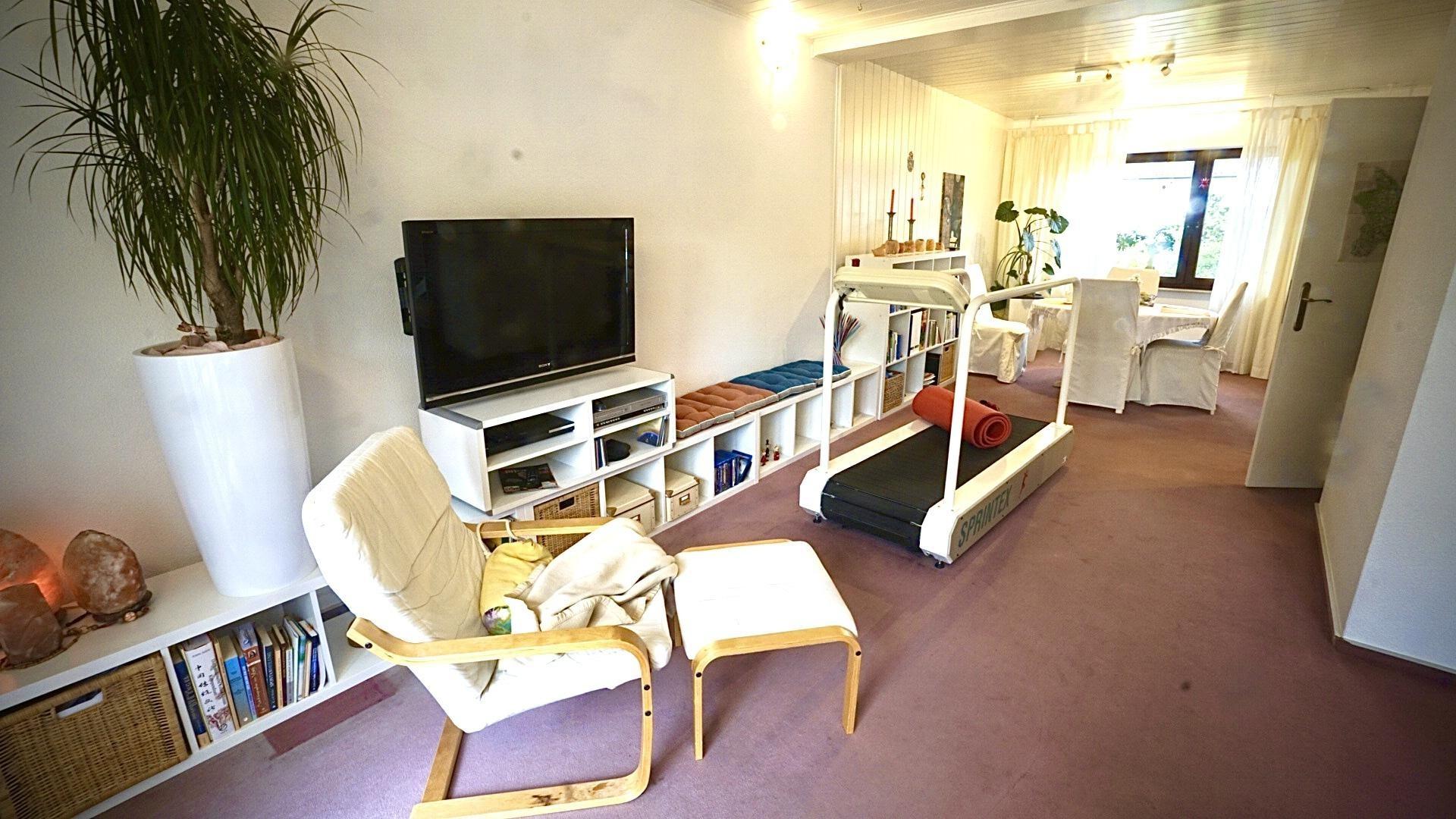 Wohnzimmer und Esszimmer