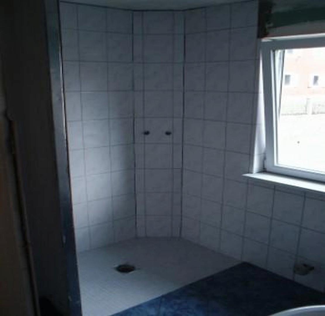 OG links Dusche
