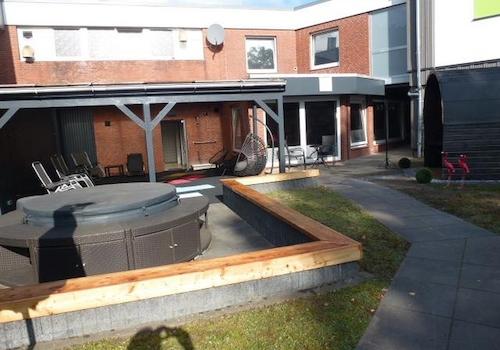 Außenbereich mit Whirlpool