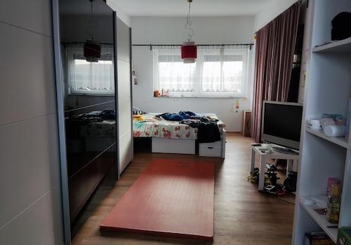 großer Raum im 2. Stock