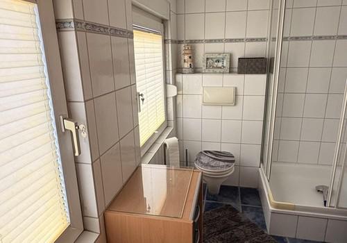 Dachgeschoss: Badezimmer