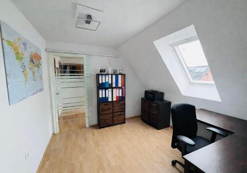 Arbeitszimmer / Hobbyraum