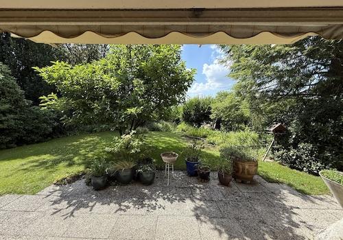 Blick v. Loggia in den Garten