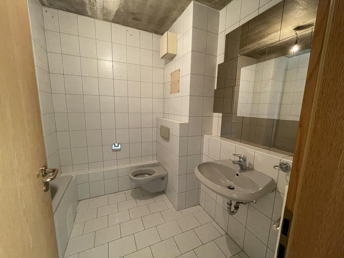 Bad mit Badewanne