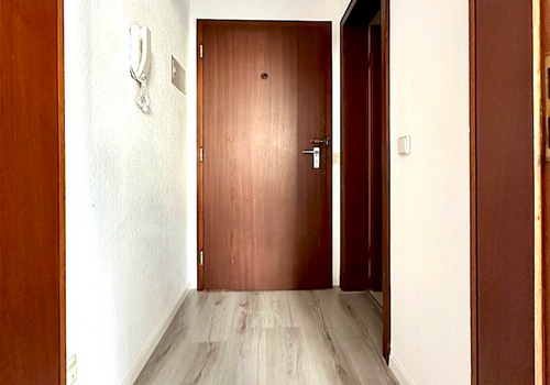 Flur nach Renovierung 