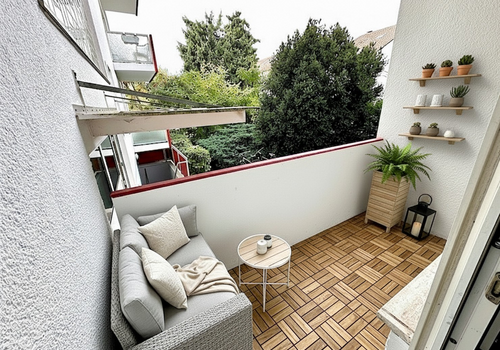 Balkon mit KI bearbeitet