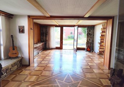 BLICK IN DEN ESS UND WOHNBEREICH