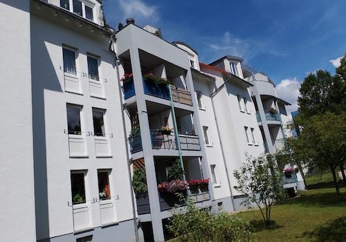 Prof.-J.-Curie-Str. 33+35 Balkone