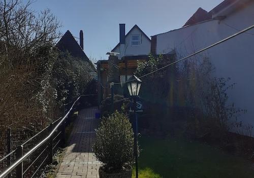 Garten Blick zum Haus