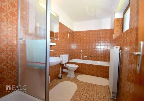 Bad OG Wanne und Dusche