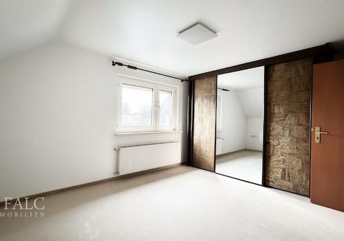 Schlafzimmer 1, 1.OG (Altbau)