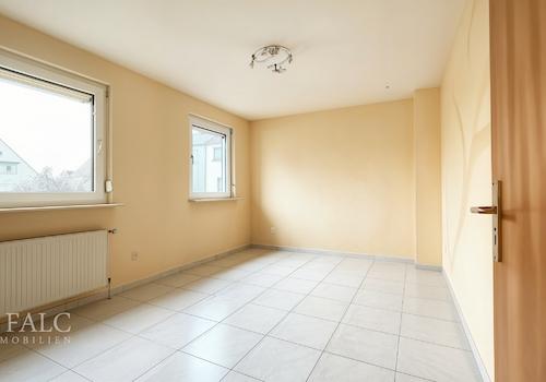 Wohnzimmer, EG (Altbau) - (KI generiert)